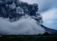 日本山梨县4.6地震　民众忧富士山再喷发【东方头条】2025-2-21